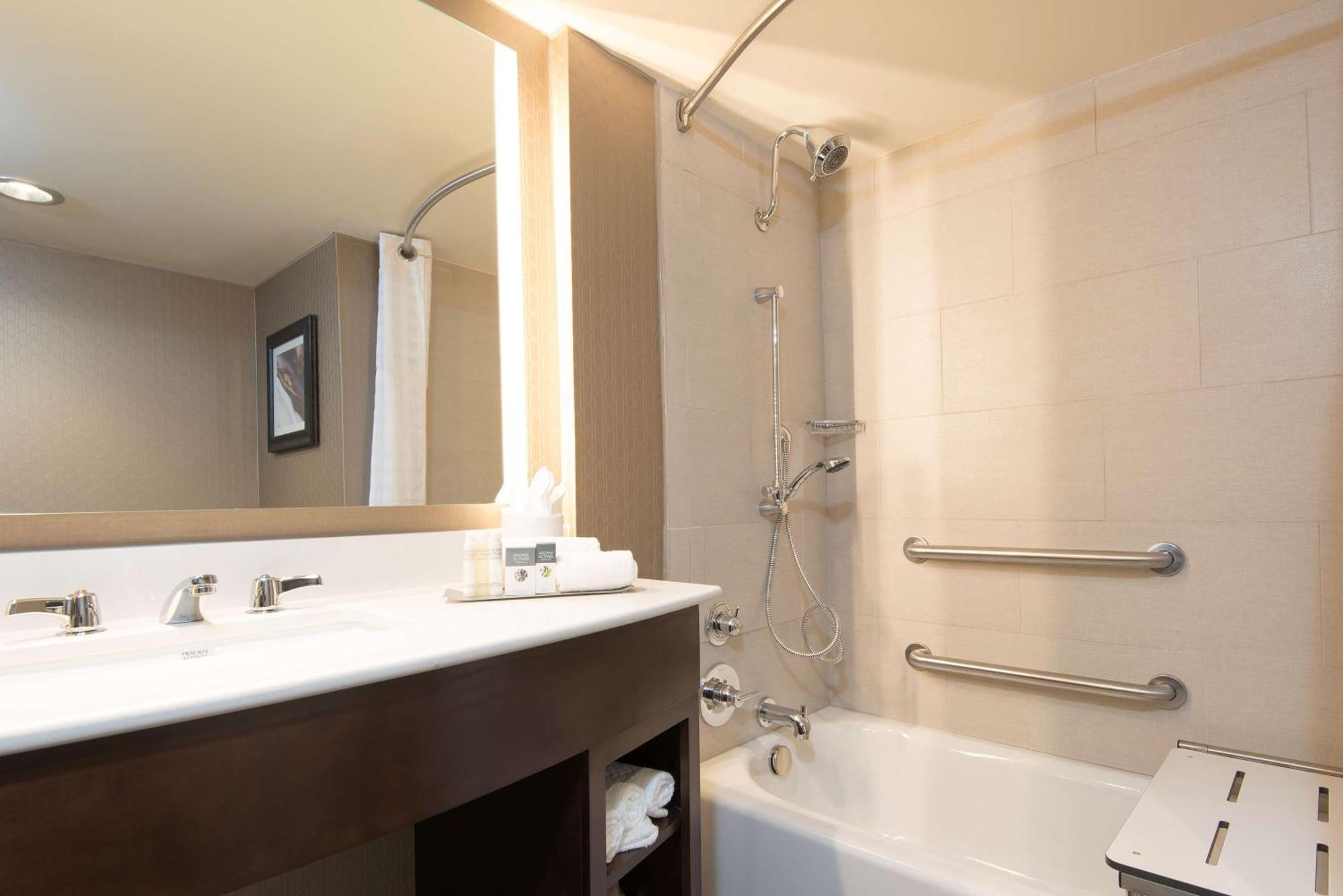 Doubletree By Hilton Schenectady Hotel Kültér fotó